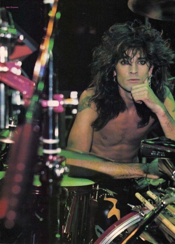 Барабанистът Томи Лий още преди да се събере с Памела Андерсън. Снимка: Centerblog