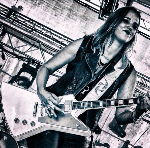 Lzzy Hale (Halestorm). Снимка: Instagram