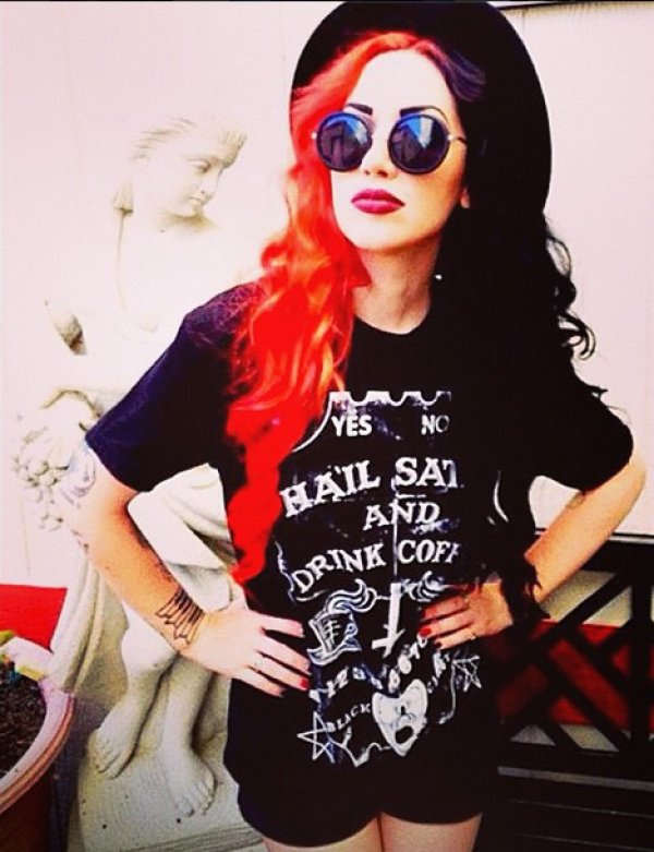 Ash Costello (New Years Day). Снимка: Instagram