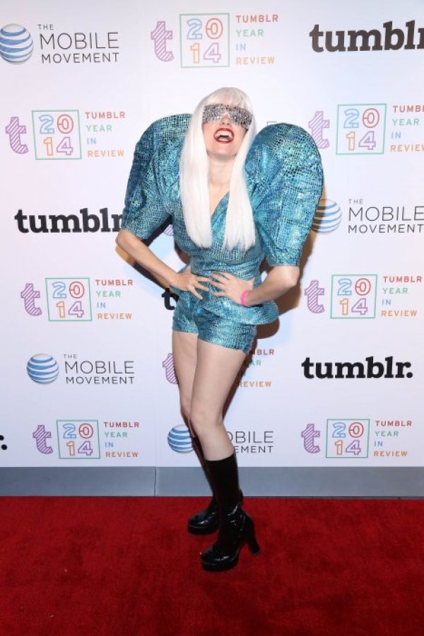 Лейди Гага е кралицата на екстравагантността, но рядко тоалетите &#1117; изглеждат нормално. Снимка: Getty Images