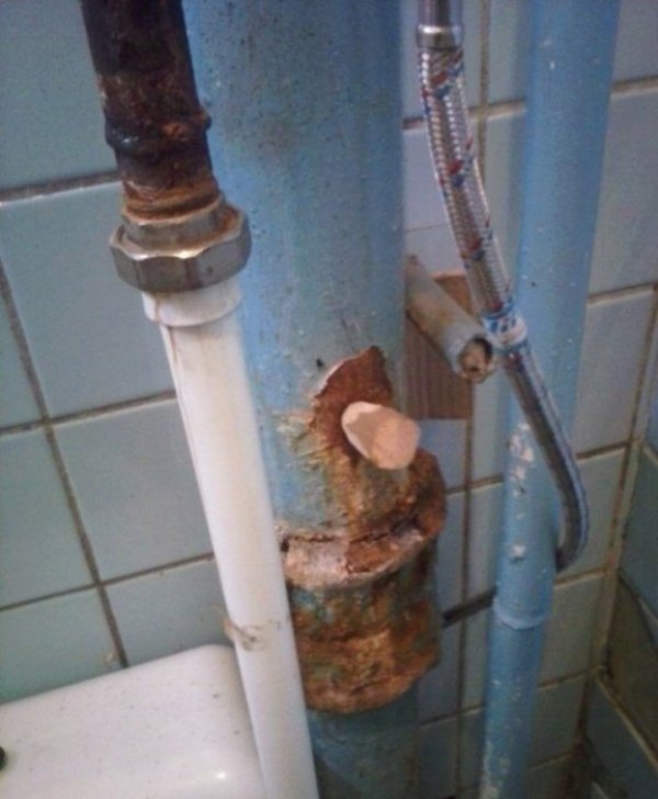 От тук е минал майстор водопроводчик. Снимка: kaifolog