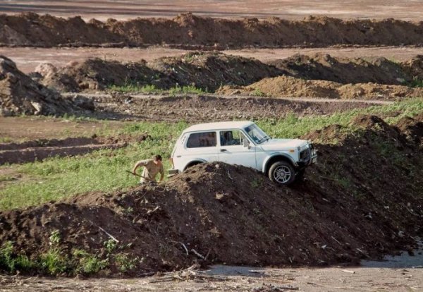 Как ли е паркирал там? Снимка: kaifolog