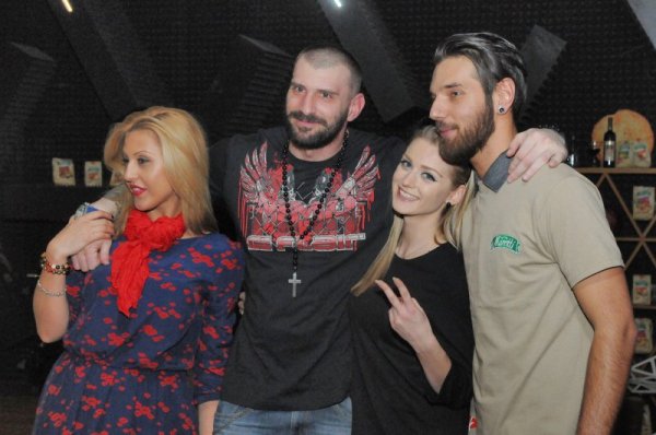 Емо Каменов и Иван Тишев с половинките си.&nbsp; Снимка: Булфото