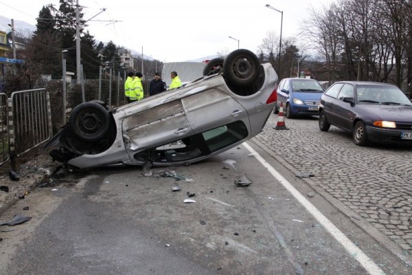 Катастрофата на бул. "Цар Борис ІІІ" в София. Снимка: БулФото