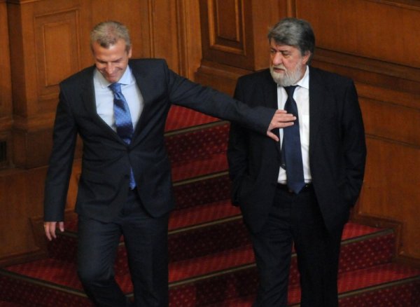 Здравният министър Петър Москов и министърът на културата Вежди Рашидов. Снимка: Булфото