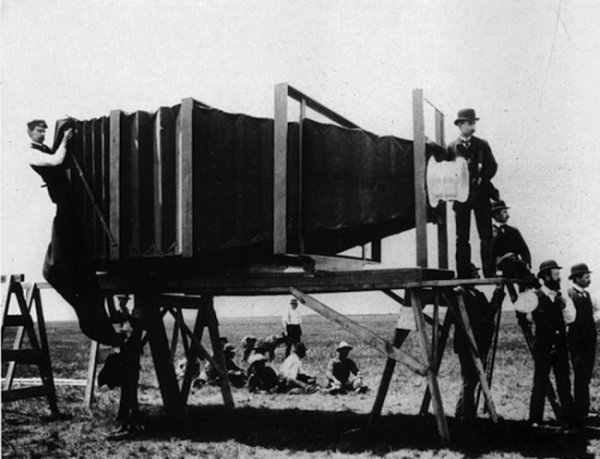 1900 г. Първият в света телеобектив. Снимка: pinterest