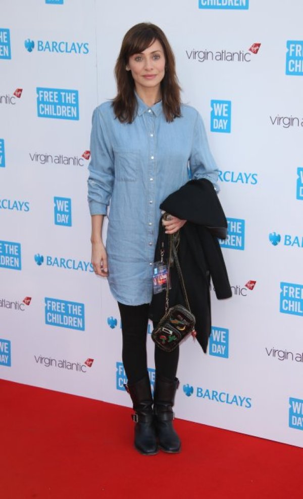 Певицата Натали Имбрулия позира пред фотографи по време на пристигането си на стадион Уембли в Лондон. Натали, заедно с други известни личности, в компанията на близо 12 000 ученици и учители, взеха участие в мащабно мероприятие, посветено на потенциала на младите хора в обществото. Снимка: БТА
&nbsp;