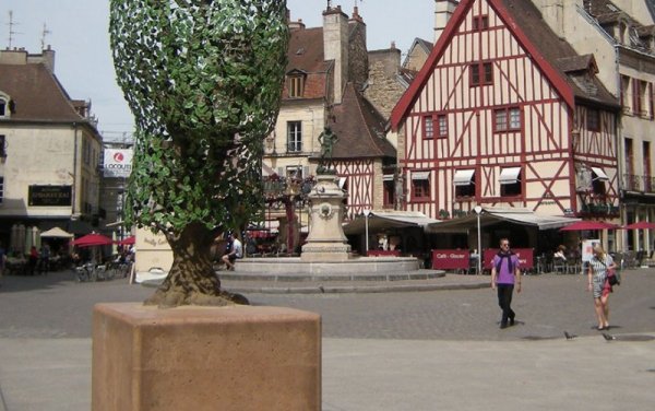 Снимка: mister-brick.deviantart.com