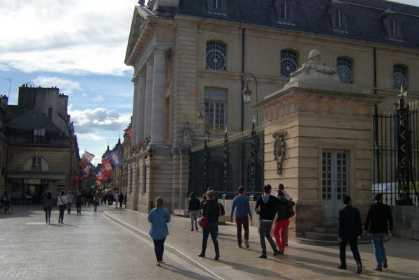 Снимка: mister-brick.deviantart.com