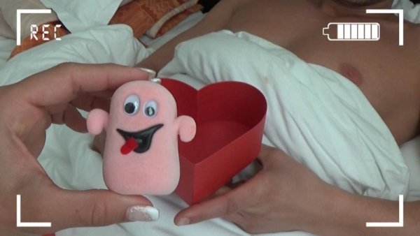 Червената гривна беше скрита във &quot;Веселия барбарон&quot;, както го нарече Светла. Снимка: Женени от пръв поглед
