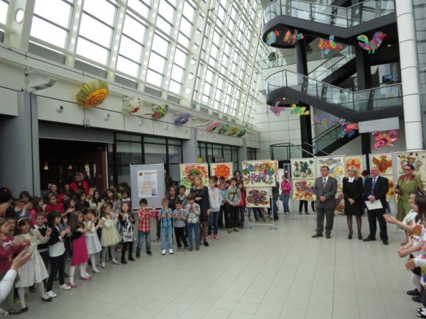 Детска изложба "Полети". Снимка: Летище София
