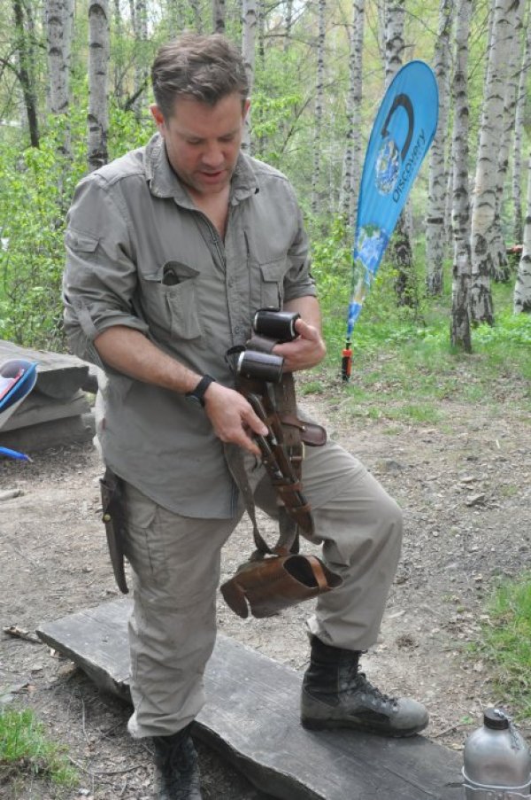 Снаражението на Тебът - малко зехтин, олио, сол и тенджера. Снимка: Dnes.bg
