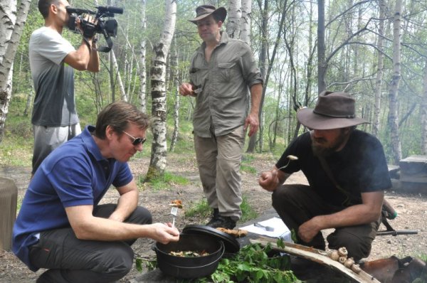 Продуцентът също е впечатлен от гозбата на Тебът. Снимка: Dnes.bg