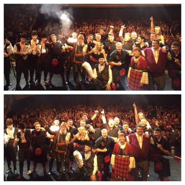 Гайдарите си направиха и снимка с публиката. Снимка: Red Hot Chilli Pipers