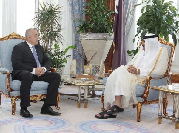 Снимката, изпратена от пресслужбата на правителството вчера, озаглавена 1805PMQatar. Снимка: МС
