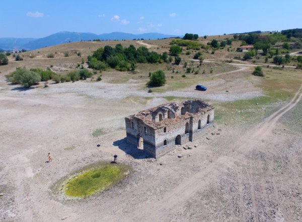 Снимка: Impact Press Group