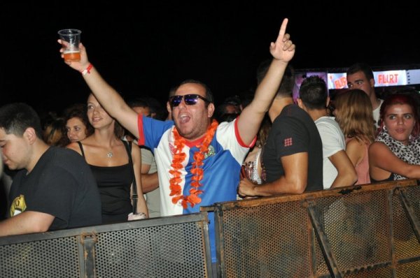 Феновете пред главната сцена се готвеха за гвоздея на вечерта - Kasabian. Снимка: Dnes.bg