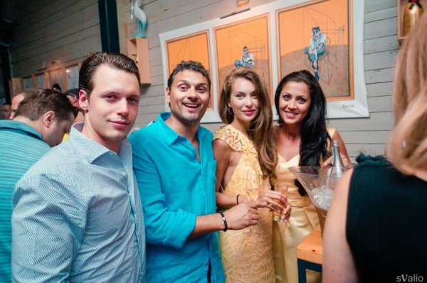 Теодор Минев, Димитър Шалявски, Никол Станкулова и Янита Димитрова. Снимка: клуб Хасиенда бийч