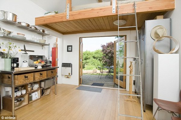 Снимка: airbnb, DailyMail