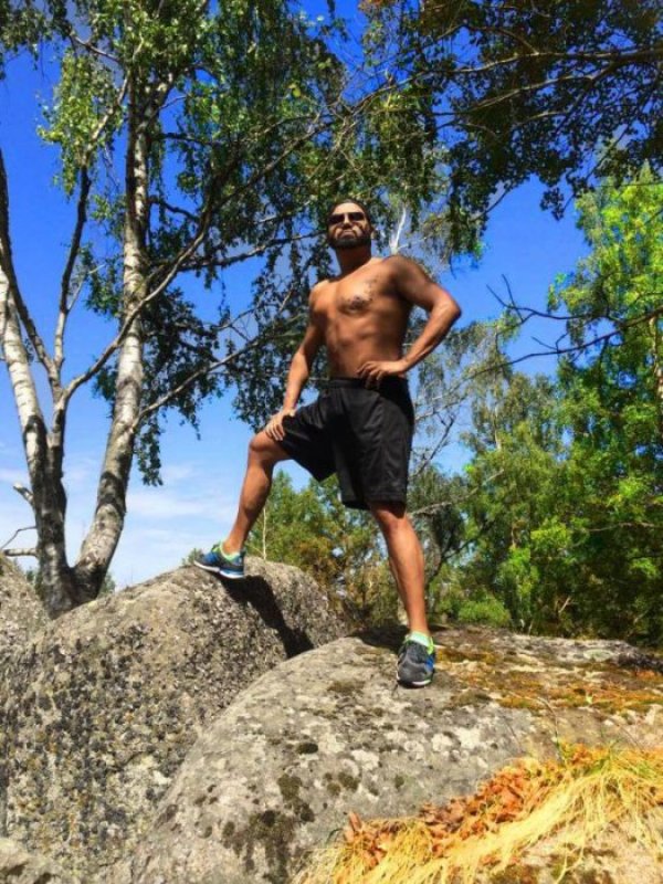 Объркали Азис за бежанец? Да бе, да... Снимка: Facebook