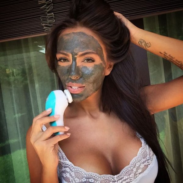 Николета не се свени да демонстрира, че при нея зърнена криза няма