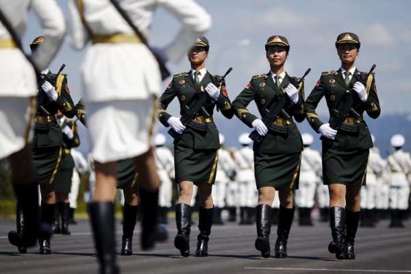 3. Китай 
Бюджет: $41,6 милиарда 
Редовна армия: 214 173 
Танкове: 678 
Военновъздушни сили: 1 613
Подводници: 16 

Китайската армия значително нарастна &ndash; що се отнася до брой, а и до възможности. Това е най-многочисланата армия в цял свят. Също така само Русия има повече танкове, а САЩ единствени имат повече подводници. А&nbsp; програмата за модернизация на китайската армия е впечатляваща &ndash; нови технологии в изстрелването на балистични ракети и изтребители от пето поколение.&nbsp;
Снимка: Reuters