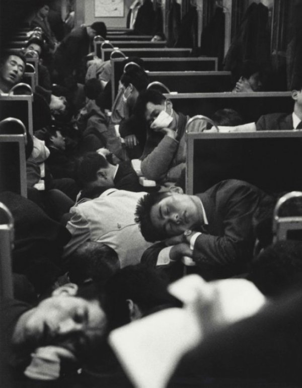 1964 г. Японци отиват на работа в понеделник. Първият ден от седмицата винаги е най-тежък. Снимка: bp