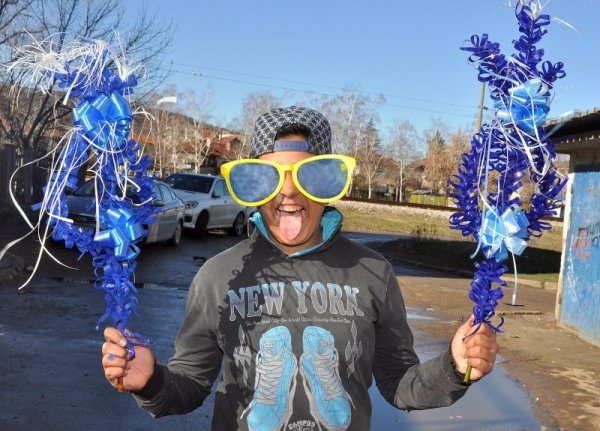 По случай ромската нова година &ndash; Василица, в двата ромски квартали на Монтана &quot;Огоста&quot; и &quot;Кошарник&quot; се разхождат деца със сурвакници, с които сурвакат минувачите. Снимка: БТА