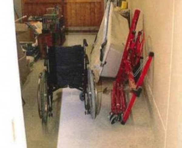 &nbsp;Инвалидният стол, с който е отвлечена жертвата. Снимка: Шведски полицейски власти