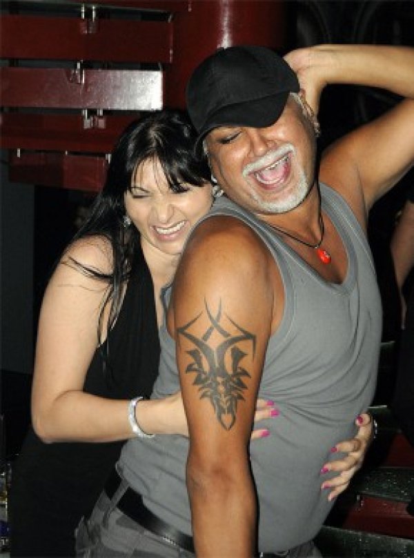 Софи и Азис са резнати от здравната система. Снимка: Facebook