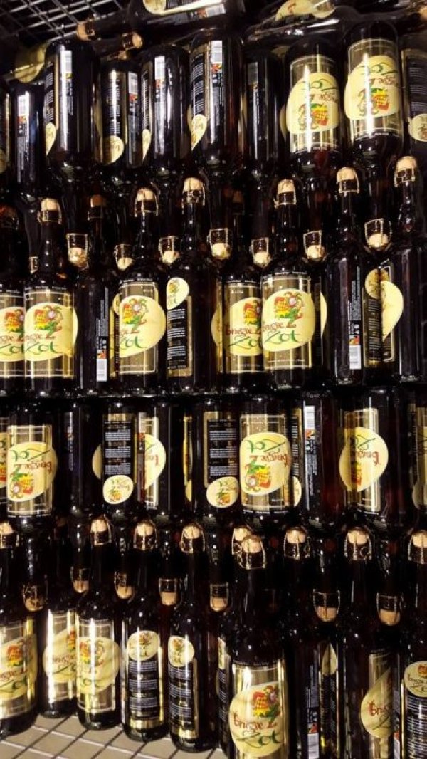 И бирата Brugse Zot. Снимка: Dnes.bg