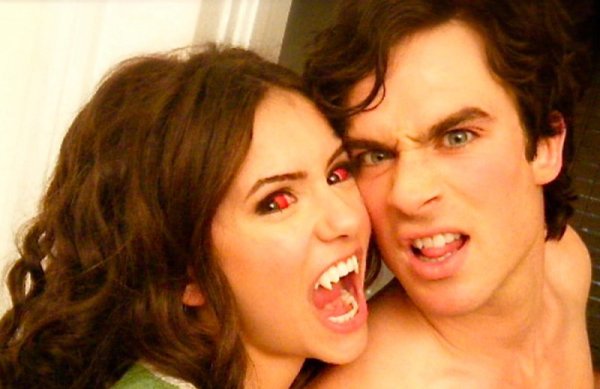 Ники Рийд се притеснява, че Иън и Нина Добрев могат да затоплят отношения. Снимка: в. Метро