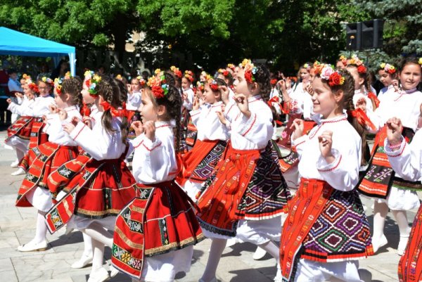 Във Враца се състоя Седмия събор за народни песни и танци &quot;Пръски от извора&quot; Снимка: БТА