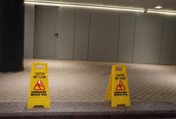 След като вчера стана ясно, че покривът на Античен комплекс "Сердика" протече, днес Министерството на културата се погрижи за обекта Снимка: Bulphoto