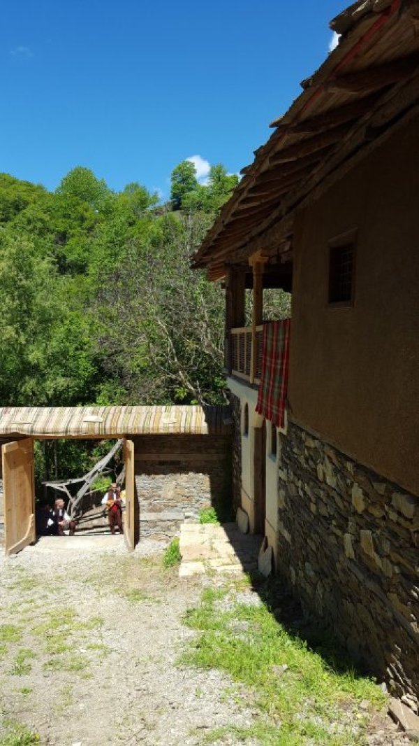 Входът на амфитеатъра, където музикантите ще се изявяват. Снимка: Dnes.bg