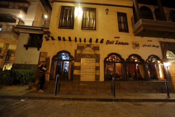 &nbsp;Хотелът, в който се намира "80-те".&nbsp;&nbsp;Снимка: Reuters