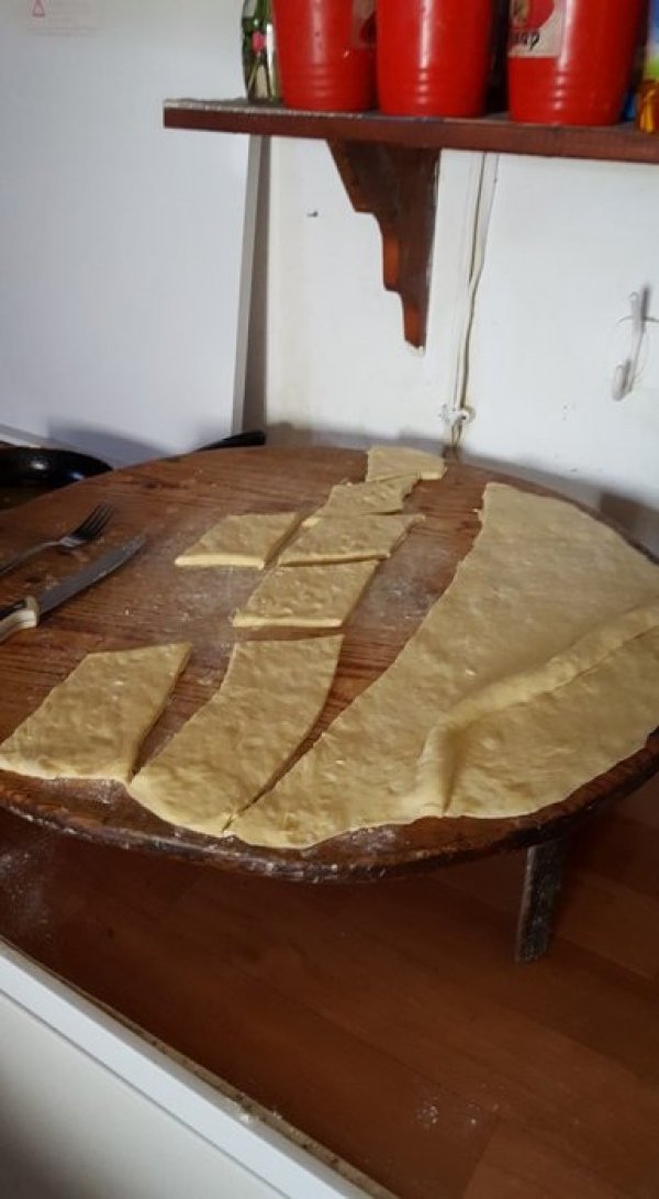 Закуската е наистина домашна. Снимка: Dnes.bg