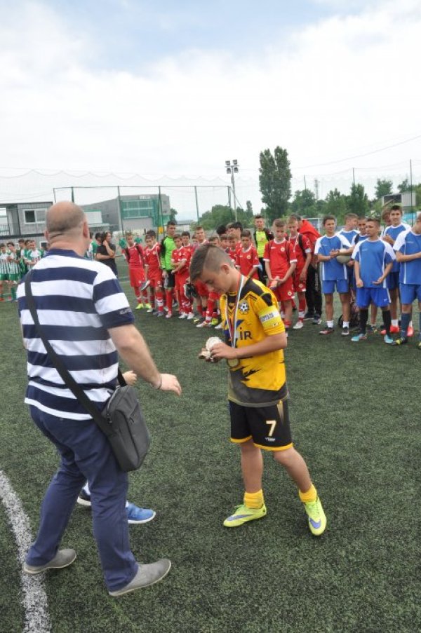 Миньор зае четвъртото място и получи наградата за феърплей. Снимка: Dnes.bg
