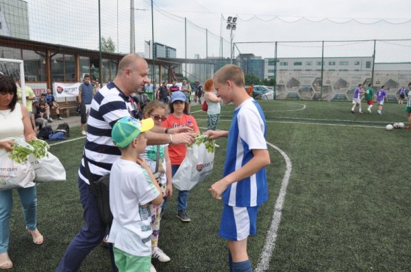 Станислав Петелков от 81 СОУ бе избран за най-добър защитник. Снимка: Dnes.bg