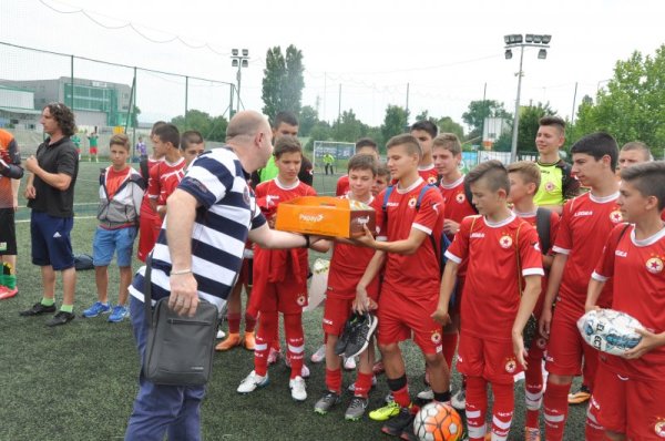 Всички участници получиха награди от спонсорите. Снимка: Dnes.bg