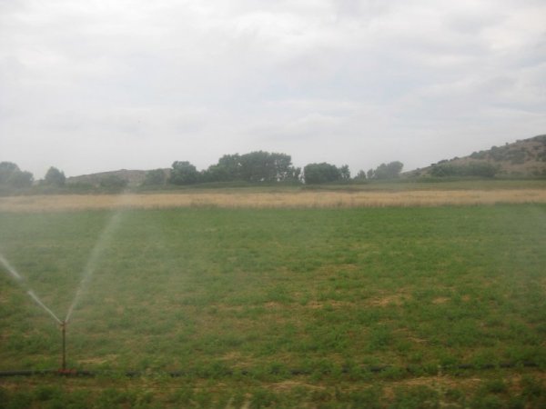 Обработените ниви край българското село. Снимка: Dnes.bg