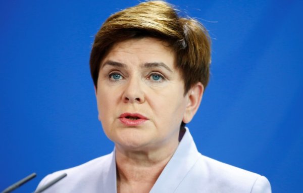Полша - Беата Шидло, кандидатката на консервативната партия &quot;Право и справедливост&quot;, която има мнозинство в парламента, стана премиер през ноември 2015 г. и наследи на поста друга жена - Ева Копач Снимка: Reuters