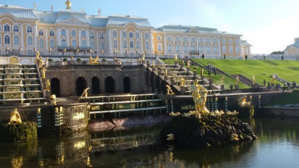 Петерхоф Снимка: Dnes.bg