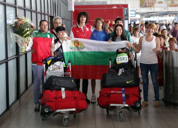 Лекоатлетът Тихомир Иванов и неговият треньор Георги Гетов пристигнаха на Летище София от Летните олимпийски игри в Рио, Бразилия. Снимка: БТА
&nbsp;