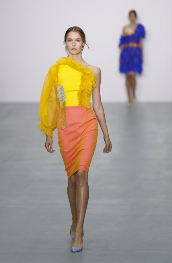 Манекенка дефилира по време на модно ревю в Лондон. Снимка: БТА
&nbsp;