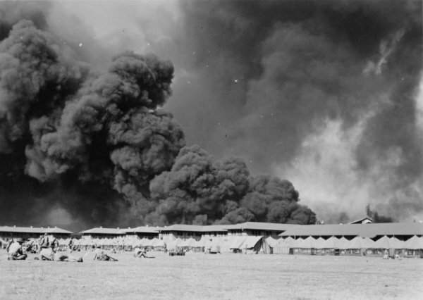 Резултатът след атаката. Снимка: Reuters/U.S. Navy/National Archives