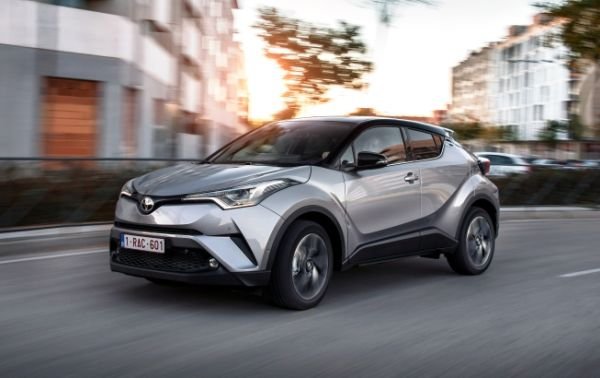 8. Toyota CH-R

Разход на гориво: градско - 8,71 л/100 км, извънградско &ndash; 7,59 л/100 км. Цена &ndash; от 23 945 долара. Освен със сравнително скромен апетит, Toyota CH-R може да се прохвали със стилен и изразителен екстериор, като според мнозина експерти този модел трябва да се пребори с Nissan Juke.
Снимка: Производителят