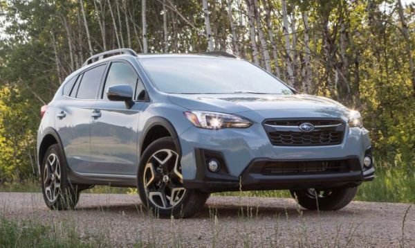 7. Subaru Crosstrek

Разход на гориво: градско &ndash; 8,71 л/100 км, извънградско &ndash; 7,13 л/100 км. Цена &ndash; от 22 710 долара. Този модел също е известен под друго име на някои пазари &ndash; Subaru XV. Още в базовата си версия автомобилът получава система за задвижване на четирите колела. Най-ниският разход е при варианта с автоматична скоростна кутия.
Снимка: Производителят