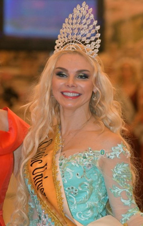 &quot;Mrs Classic Universe&quot; 2019 Светлана Исаева. Снимка: Булфото