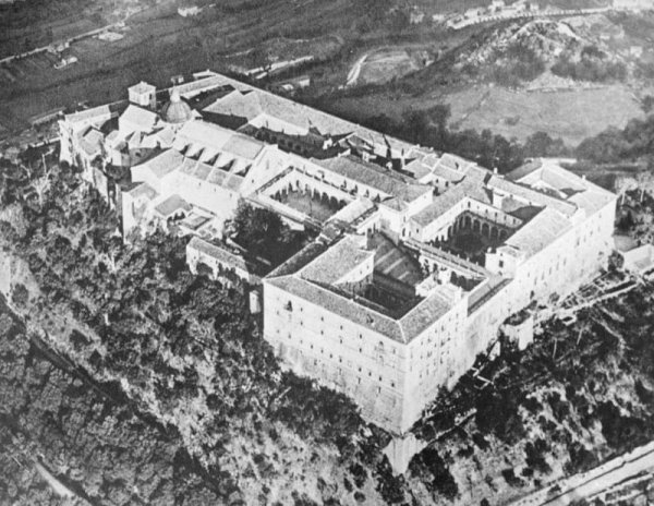 Абатството Монте Касино преди Втората световна война.
Снимка: Wikipedia